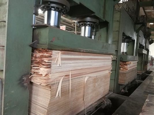 Fancy Wood Veneer Santos Rosewood Manmade Veneer Sheet 2050-3200mm Voor Muziekinstrumenten China Factory