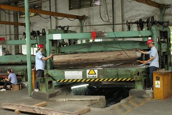 Fancy Wood Veneer Santos Rosewood Manmade Veneer Sheet 2050-3200mm Voor Muziekinstrumenten China Factory