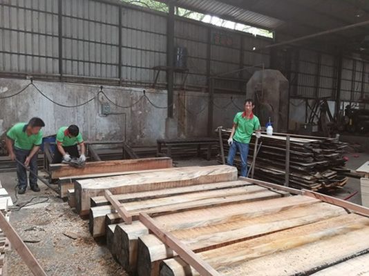 Fancy Wood Veneer Santos Rosewood Manmade Veneer Sheet 2050-3200mm Voor Muziekinstrumenten China Factory