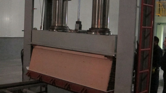 Gebouwde Houten het Vernisje Witte Eiken Gele Verticale Korrel H6205S 25003100mm van de deurhuid OEM