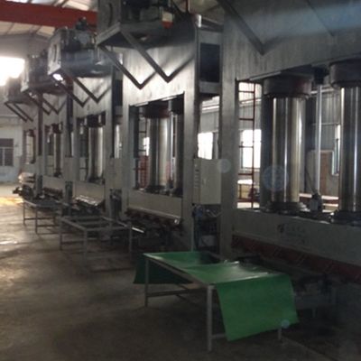Hoogwaardige houten fineer Europese walnoot gefigureerd WTF-X8533 Hoogwaardige decoratieplaten China Makes