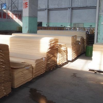 De opnieuw samengestelde Zwarte van de de Plakbesnoeiing van het Okkernoot Houten Vernisje H671s van de de Technieken Verticale Korrel Goede Prijs van de Fabriek van China voor Deur