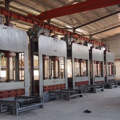 Nieuw ontwerp van gereconstitueerd houten fineer Phoenix's Tail Figuur Obs-L8281n/858n Rode kleur voor hotel decoratie 0.45mm