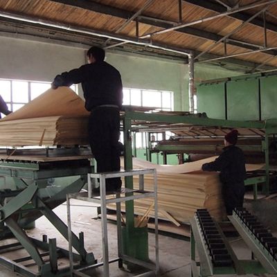 Smoking Sapele Pommele Engineered Oak Veneer Dikte 0,18-0,6 mm Voor wandpaneel