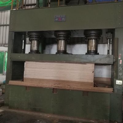 Buitensporige Tweekleurige Tulip Plywood Based-MDF/Spaanplaat/Spaanplaat voor Meubilaircomité