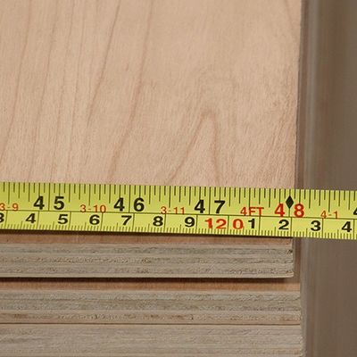 Het buitensporige Triplex van Natuurlijk de Korrel Houten Vernisje van de Okkernootkroon voor Meubilair en Kabinet 2745mm Verlengde Grootte China maakt