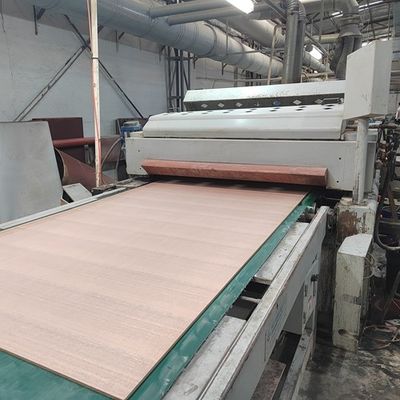 Geconfronteerd met natuurlijk iepenhoutfineer, rechte korreldecoratiepanelen met Mdf-spaanplaat, verfvrij voor meubels