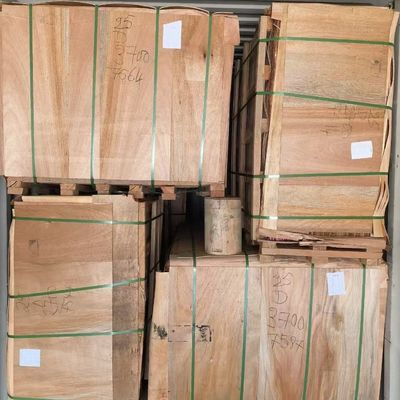 2440*1220 Volledig stuk Gabon Okume houten fineer 0.2mm - 0.4mm Voor Fancy Panels Factory