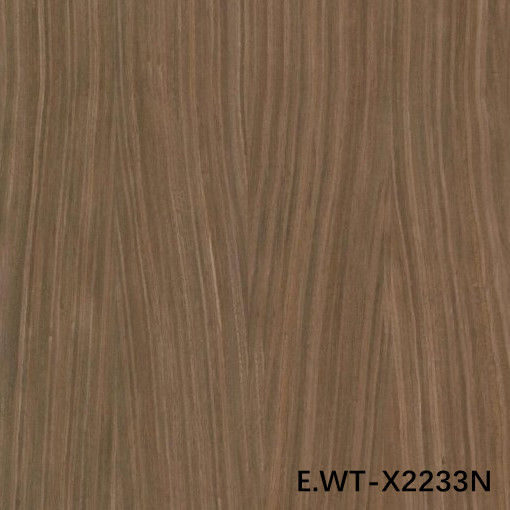 Hoogwaardige houtfolie Europese Walnoot E.WT-X2233N Quarter Cut Straight Grain 0.6mm Voor auto interieur OEM