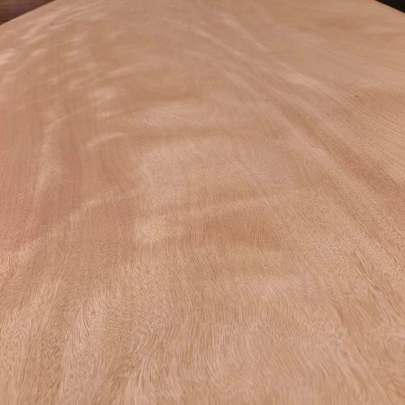 2440*1220 Volledig stuk Gabon Okume houten fineer 0.2mm - 0.4mm Voor Fancy Panels Factory
